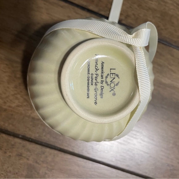 French Perle Groove White set of 3 mini bowl set - Picture 3 of 3